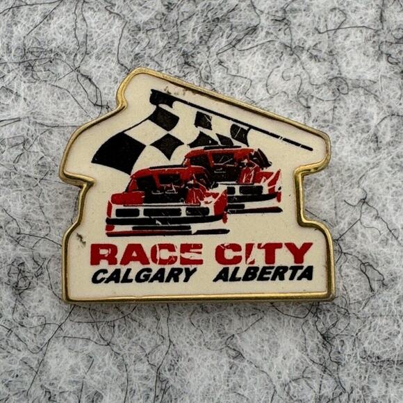 Race City Calgary Alberta Canada Gold Tone Racing Lapel Hat Vest Tie Pin - Picture 1 of 3
